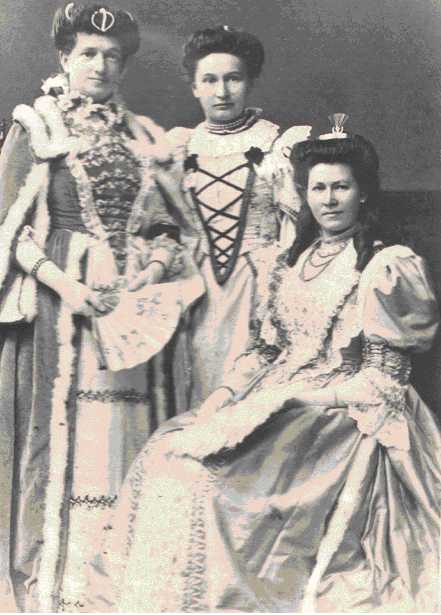 Historische Fotografie: Inszenierung des Besuchs der Kaisertochter Marie-Antoinette 1908